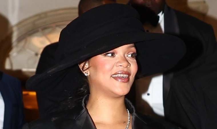 Rihanna: “I don’t have to suck my stomach in anymore” after baby bump reveal