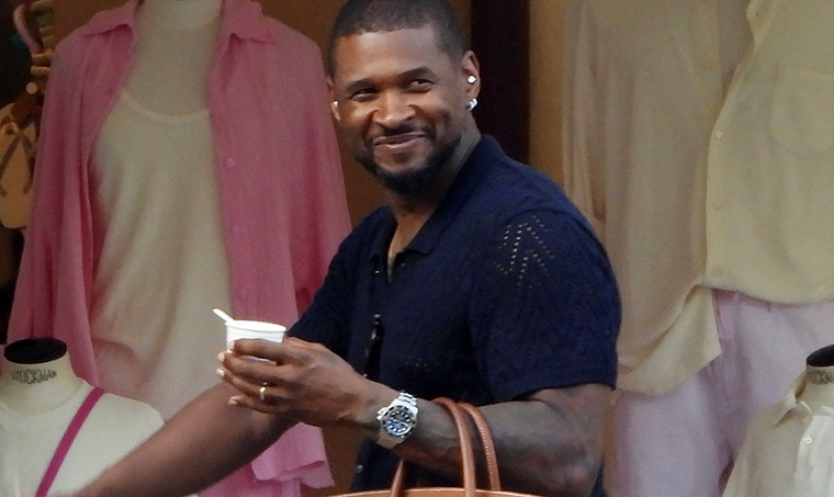Photos: Usher & Wife Jennifer On Vacation in Italy