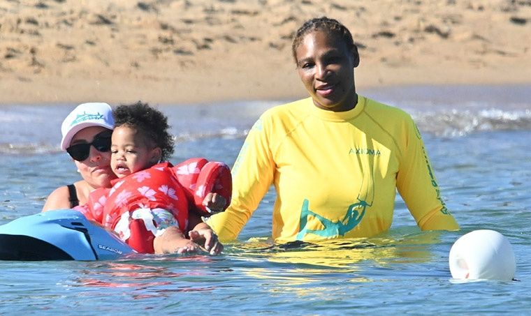 Serena Williams shows off yacht bod in vacation photos