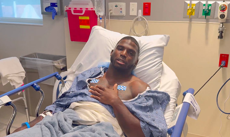 Tyreek Hill thanks fans from his hospital bed after season-ending injury