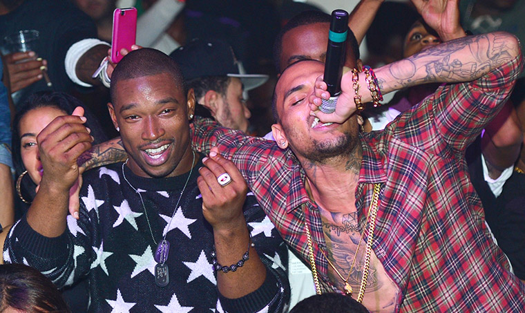 Chris Brown savagely responds to Kevin McCall: “You can’t walk across burnt bridges”
