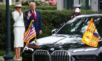 WASHINGTON, DC – APRIL 28: First lady Melania Trump and U.S. President Donald Trump wave goodbye to King Charles III and Queen Camilla following a state arrival ceremony at the White House on April 28, 2026 in Washington, DC. President Trump and King Charles III will participate in a number of activities including a bilateral meeting in the Oval Office, with the king later addressing a joint meeting of the United States Congress. (Photo by Kevin Dietsch/Getty Images)