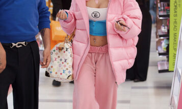 Doja Cat signed autographs for fans while shopping at Ulta Beauty in NYC on May 3, 2026. Photo credit: Diggzy / BACKGRID