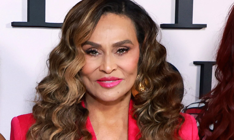 Photographer Begs Beyoncé’s Mom, Tina Knowles, for a Job